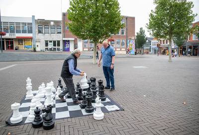 Een potje schaak op de Veenendaalse Markt