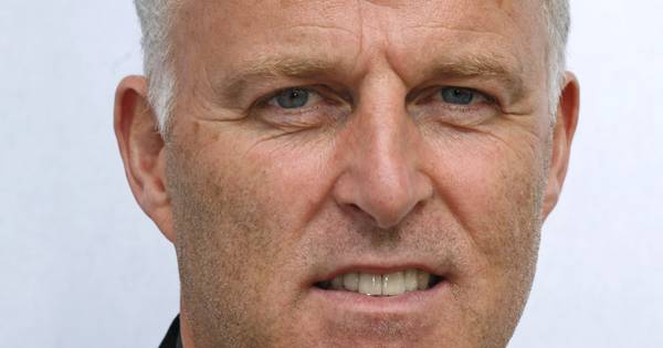 Recensent Peter R. de Vries: Heineken-film lachwekkend ...