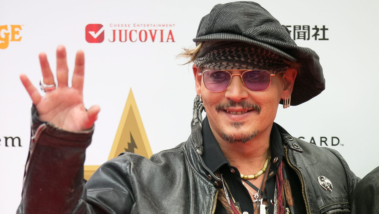 Johnny Depp En Michelle Pfeiffer Flirten In Moord In De Orient Expres De Morgen