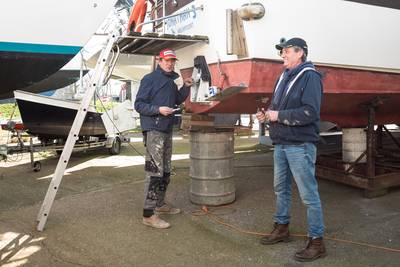 Bootjesmensen stropen de mouwen op in Brouwershaven; ‘Een deel van de lol is je bootje oppoetsen voo
