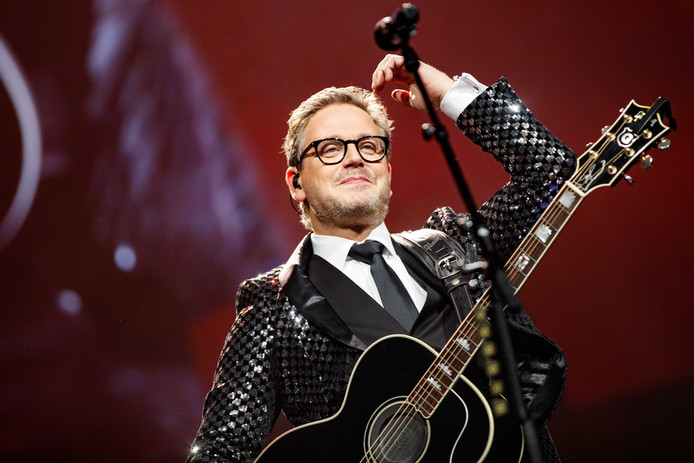 Guus Meeuwis kan weer Proosten: dit jaar zeven liedjes in de Top 2000