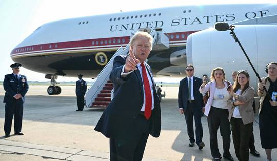 Air Force One-klucht niet voorbij: Witte Huis klaagt NYT aan om berichtgeving over veiligheidszorgen