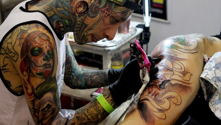 Fransen Moeten Kleurige Tatoeage Straks In Buitenland Laten Zetten De Morgen