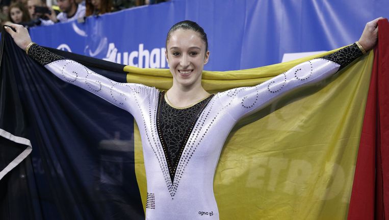 Nina Derwael pakt goud aan de brug met ongelijke leggers ...