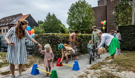 Een vierde van hun tijd niet met kleuters bezig: vier inzichten uit internationaal onderzoek bij kleuterleerkrachten