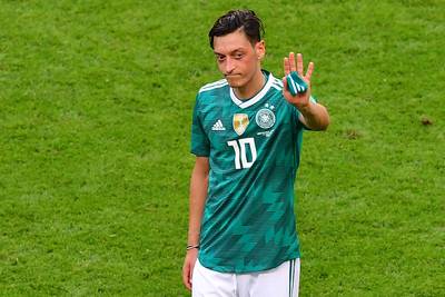 Mesut Özil stopt als Duits international na rel om Erdogan