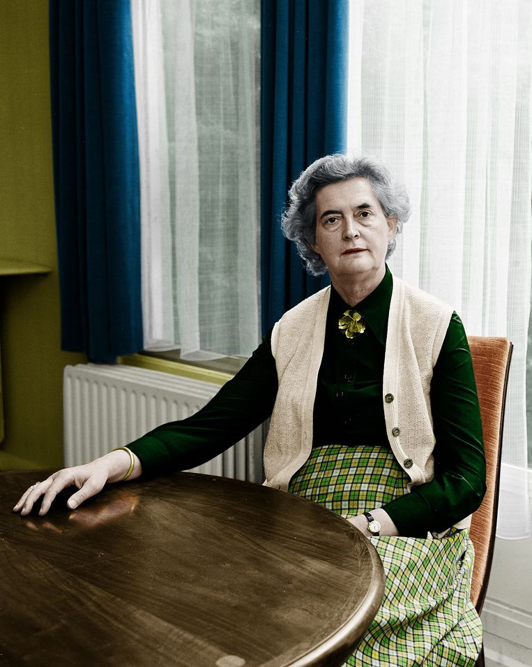 De eerste vrouwelijke commissaris van de koningin Tineke Schilthuis was wars van spektakel TROUW