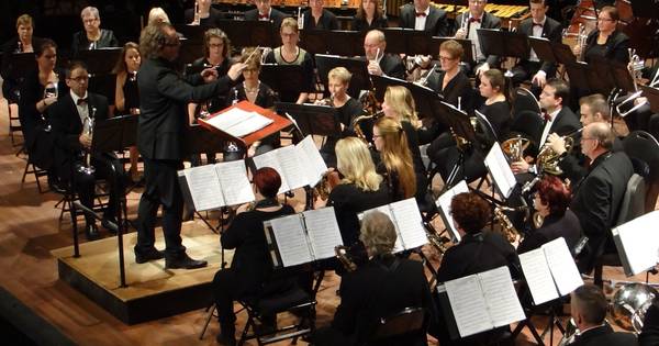 Koor en fanfare spelen kerstconcert in Cromvoirt