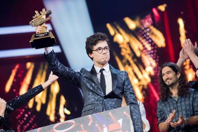 The Voice-winnaar Dennis krijgt eigen theatertour