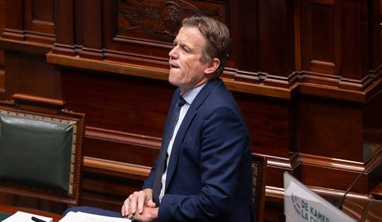 Van justitieminister naar CEO van deurwaardersbedrijf: overstap Van Tigchelt roept vragen op