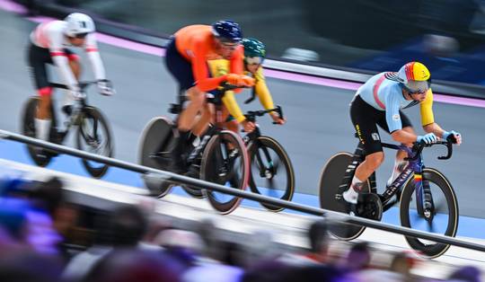 De Vylder komt ten val, geen medaille voor Belgen in de ploegenkoers