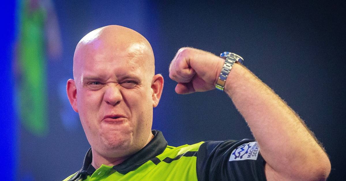Ooit tegelzetter bij Bergkamp en halfjaar in obesitaskliniek, nu is Michael van Gerwen de ...