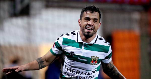 Andrade schiet Go Ahead naar benauwde, maar kostbare zege in Volendam - De Stentor