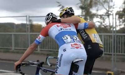 “Je pense que tu as gagné”: ce que Van Aert et Van der Poel se sont dit après le Tour des Flandres