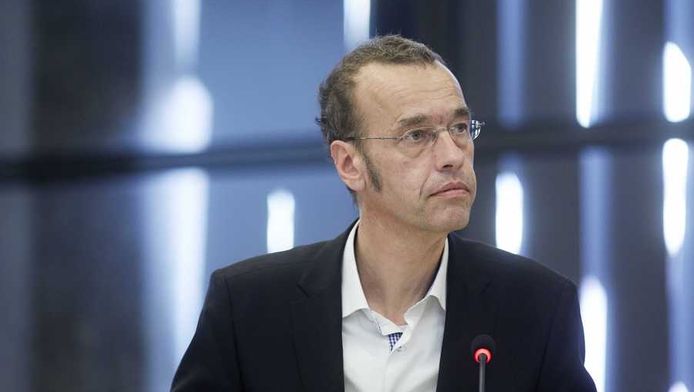 Dolmatov Mocht Voor Zelfmoord Niet Eens Zijn Moeder Bellen Binnenland Pzc Nl
