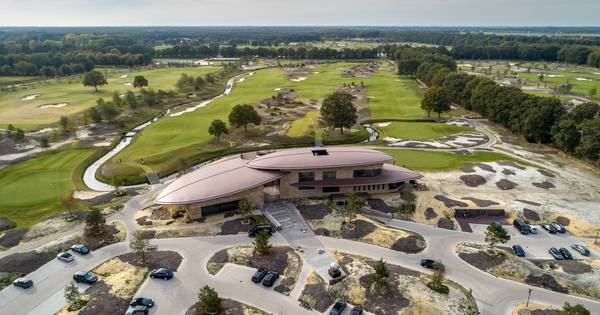 Schade aan golfbaan Cromvoirt door rondcrossende politieagenten valt mee - BD.nl