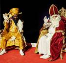 Afrikaanse Sint-Mauritius ontmoet Sinterklaas in het AfrikaMuseum: kan zwarte Sint Zwarte Piet doen vergeten?