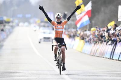 Annemiek van Vleuten op podium in Vlaanderen