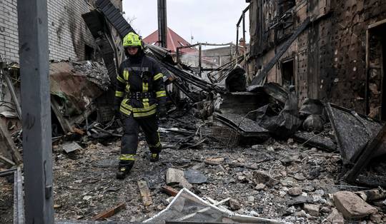 Honderden drones en raketten op Kiev vlak voor topoverleg tussen Zelensky en Trump: ‘Ze willen de oorlog niet beëindigen’