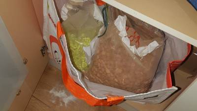 Vader en zoon versturen kilo's drugs naar het buitenland: 25.000 xtc-pillen onderschept