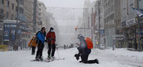 Sneeuwstorm teistert Spanje: vier doden, honderden wegen onbegaanbaar, vluchten geannuleerd