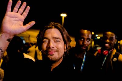 Waylon na vertraging terug op Nederlandse bodem