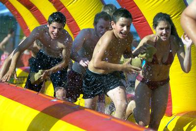 Dorpsfeesten Moerstraten zetten voor 33ste keer dorp op zijn kop