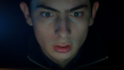 9. Ensi vous observe