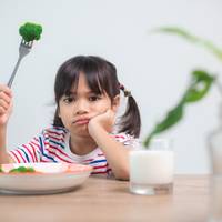 Van strijd tot teamplay aan tafel: diëtiste Vicky De Beule schreef een handleiding om kinderen aan het eten te krijgen