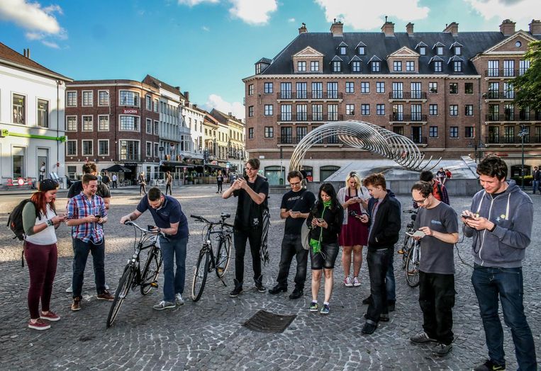 Pokemon Hype Slaat Ook In Kortrijk Toe Kortrijk In De Buurt Hln