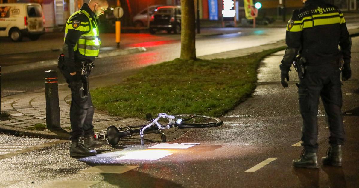Man op fiets aangereden: automobilist gaat ervandoor in Apeldoorn.