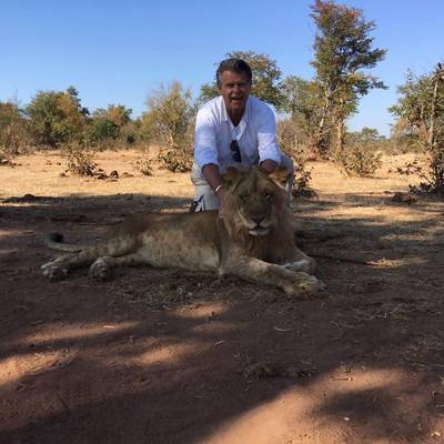 Emile Ratelband onder vuur om nieuwe profielfoto