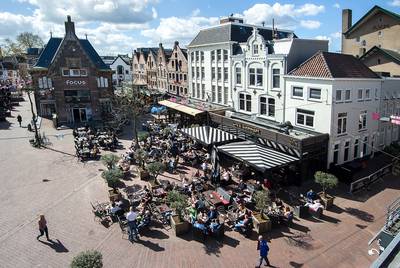OM wil alsnog 6 jaar cel voor bijna dodelijke uithaal met bierglas op Korenmarkt
