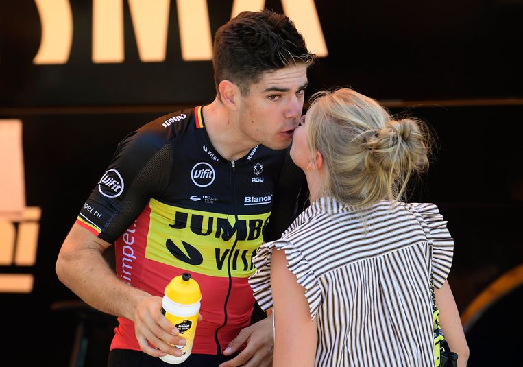 Heugelijk nieuws: Wout van Aert en Sarah De Bie verwachten ...