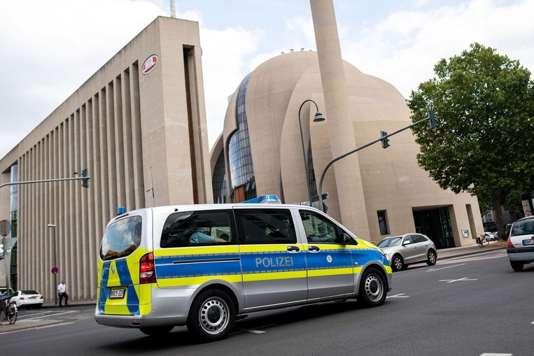 Grootste moskee van Duitsland ontruimd na bommelding ...