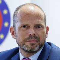 BELGA ©Minister of Defence and Foreign Trade Theo Francken pictured during a press conference to present the contents of this draft social agreement, in Brussels, on Saturday 26 July 2025. Defence Minister Francken announced on Friday evening that he had reached an agreement with the ACMP-CGPM military union on the draft redundancy plan being discussed within the Defence Ministry. BELGA PHOTO NICOLAS MAETERLINCK