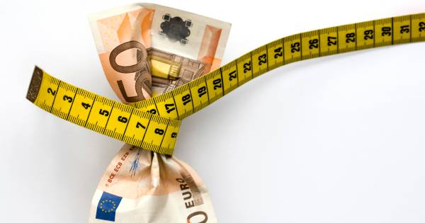 Bezuinigen is uit, schulden maken is in: vanwaar die ommezwaai? - De Gelderlander