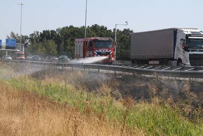 Bermbranden spelen verkeer langs A12 parten