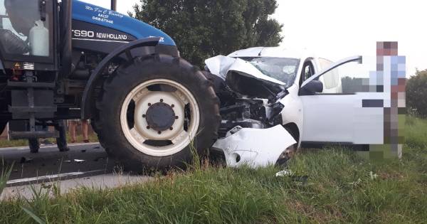 Dronken bestuurder rijdt vol in op tractor in Nieuwaal, twee gewonden moeten naar het ziekenhuis - B