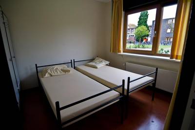 'Transgender asielzoekster met scherp voorwerp verkracht in azc'