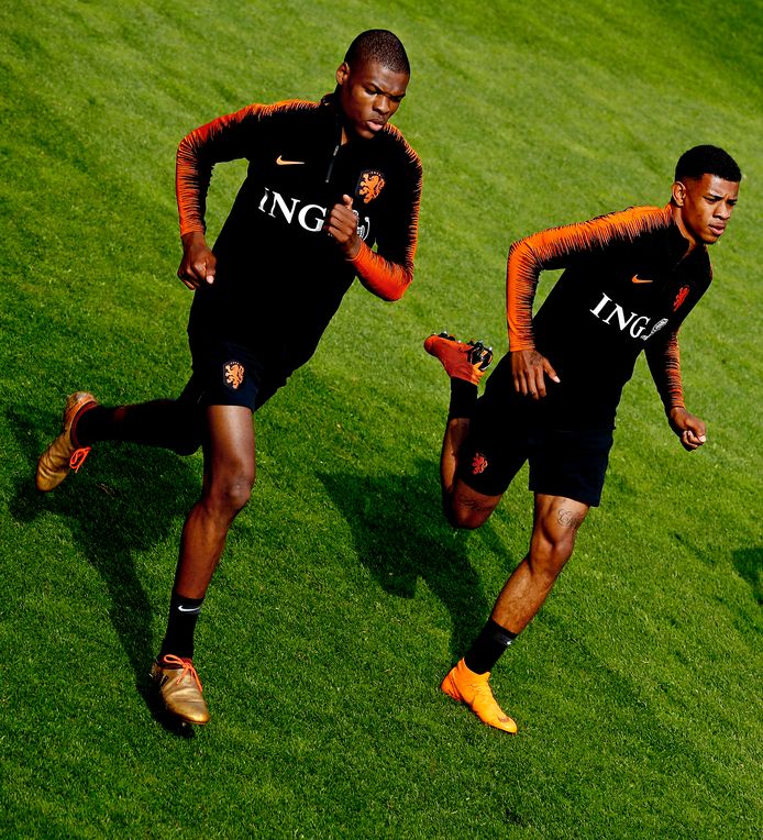 PSV opent de jacht op Dumfries met miljoenenbod ...
