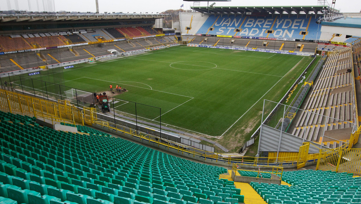 Стадион брюгге. Стадион брюгге. Jan breydelstadion. Стадион короля бодуэна. Стадион короля бодуэна.