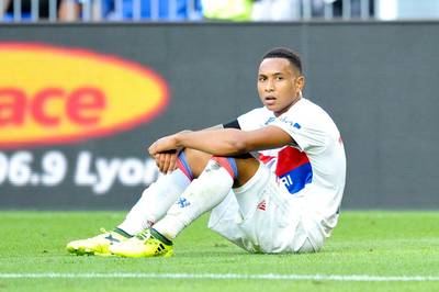 Tete en invaller Depay spelen gelijk met Lyon