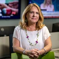 Journaliste Julie K. Brown graaft sinds 2017 in de beerput van Epstein: ‘Er zijn gewoon te veel onverklaarbare dingen aan de hand’