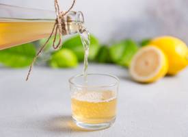 Alcoholvrij en spannender dan frisdrank: zó maak je zelf kombucha
