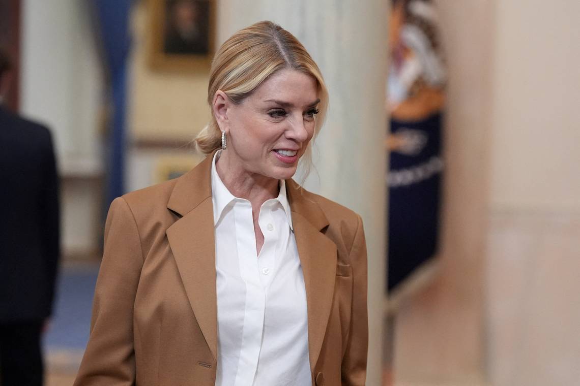 Trump ontslaat Pam Bondi als minister van Justitie, Todd Blanche neemt over