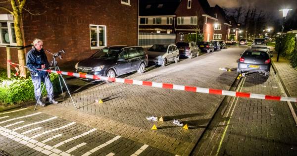 Mogelijk ontvoering Eindhoven: twee verdachten opgepakt, politie lost waarschuwingsschoten.