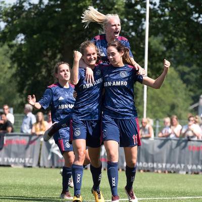 Ajax-vrouwen prolongeren landstitel