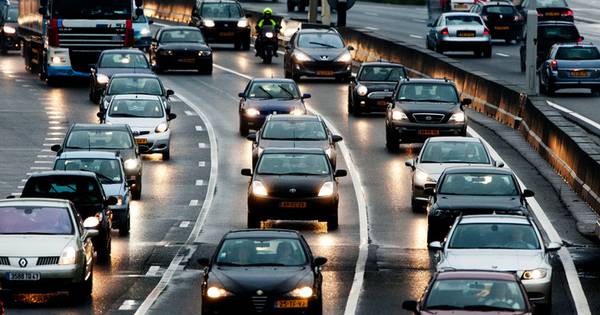 Motorrijdster gewond door botsing met auto in Gemonde.