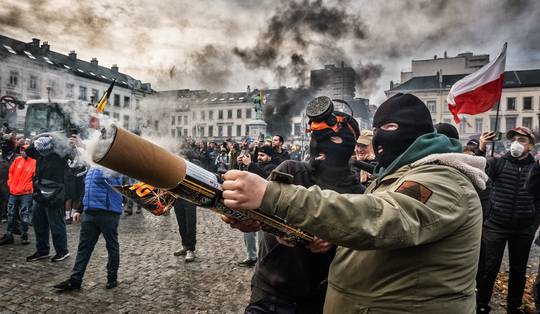 ‘Ik wil boer zijn voor de rest van mijn leven, maar maak me zorgen over de toekomst’: duizenden komen naar Brussel voor protest